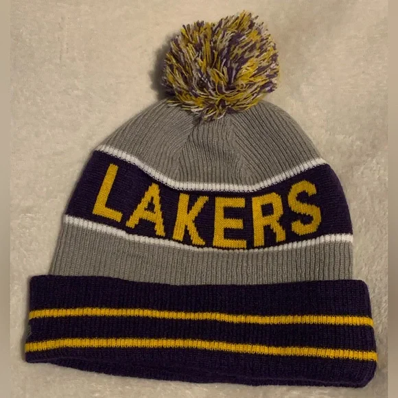 LA Lakers Beanie Winter hat - Picture 2 of 4